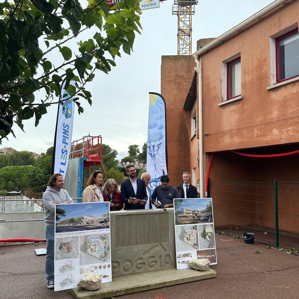 Pose 1ère pierre école Victor Hugo à Sausset-les-Pins